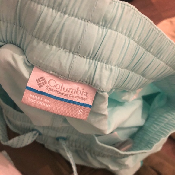 Women’s Columbia athletic shorts - Picture 5 of 6